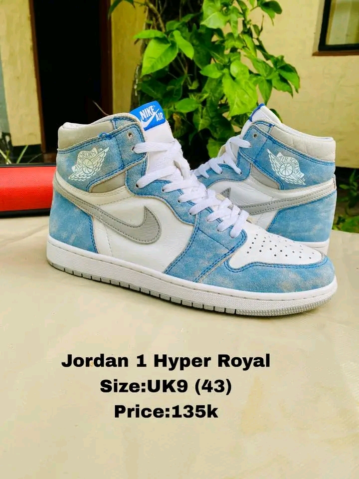 Jordan 1 Hyper Royal