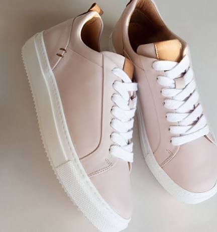 sneaker 6